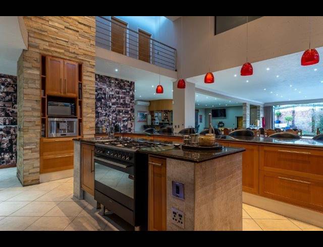 6 BEDROOM HOUSE FOR SALE IN MEYERSDAL